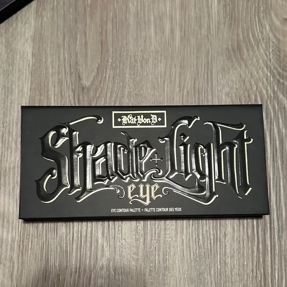 Kat Von D Shade + Light Palette - Picture 1 of 5